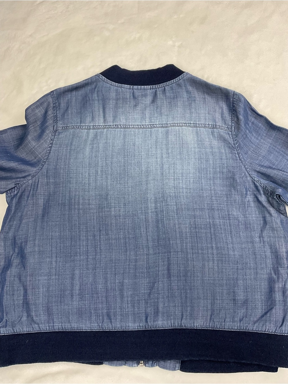 Zenergy by Chico’s Zip up Lightweight Jacket Chambray Size 12 - Picture 10 of 10